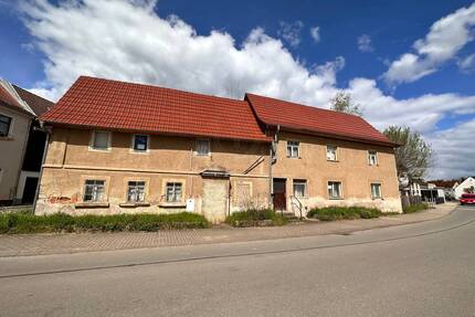 Baugrundstück mit abbruchreifem EFH in mitten von Caaschwitz