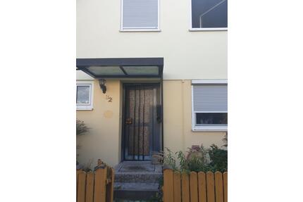 Reihenmittelhaus mit 6 Zimmern in Kleinschwarzenlohe zu vermieten - Nürnberg Erlenstegen