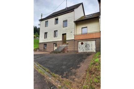 Geräumiges 10 Zimmer Haus mit großem Grundstück - Abtsgmünd