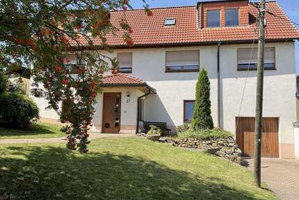 Haus zum Kaufen in Crimla 220.000,00 € 250 m²