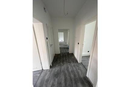 Frisch Renovierte Wohnung 5 Zimmer Wohnung zu vermieten - Gelsenkirchen Gelsenkirchen-Mitte