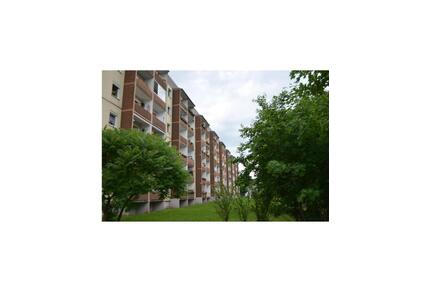 3 Zimmer Küche Bad Balkon - 61.000,00&nbsp;EUR Kaufpreis, ca.&nbsp; 57,00&nbsp;m&sup2; in Mülsen (PLZ: 08132)