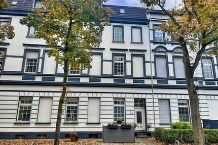 Krefeld-Uerdingen: Attraktive 3-Zimmer Eigentumswohnung in 4-Fam.-Haus mit Loggia Nähe Stadtpark.
