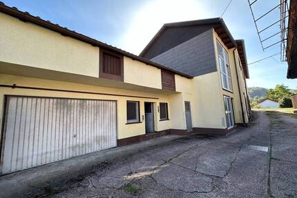 TOP Gelegenheim!! 2 Häuser mit riesigem Grundstück in ruhiger Lage nähe Pirmasens - Eppenbrunn