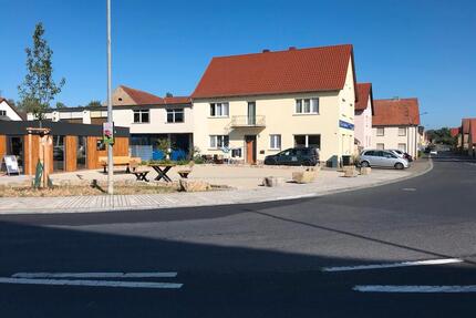 Geschäftshaus mit Laden - 1.390,00&nbsp;EUR Kaltmiete, ca.&nbsp; 186,00&nbsp;m&sup2; in Donnersdorf (PLZ: 97499)