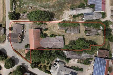 ehemalige HOFSTELLE mit Wohnhaus, Scheune, Stallungen, Maschinenhalle u.v.m. - Burgsalach Indernbuch