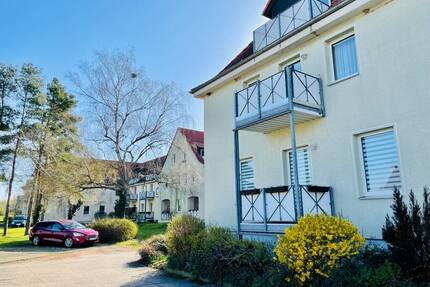 Im Hochparterre: 2-Zimmer-Wohnung mit Süd-Balkon, Küche mit Fenster - Wanzleben-Börde Klein Wanzleben