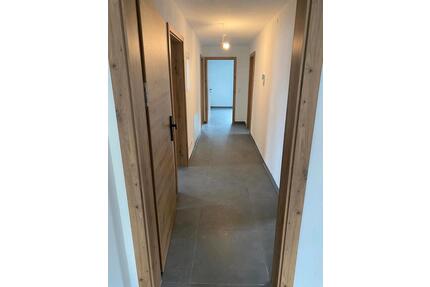 Kernsanierte 4-Zimmer-Wohnung mit Balkon & großer Terrasse - Schramberg Tennenbronn