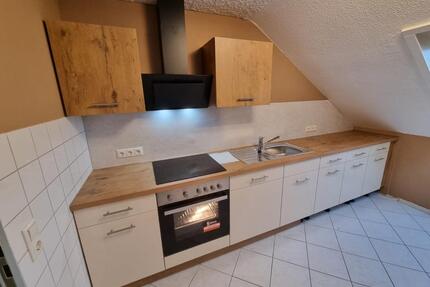 3-Zimmer-Dachgeschoß-Wohnung (+Küche, Bad WC), ca. 60m2 - Rehau