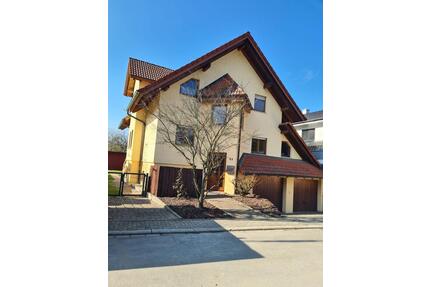 Provisionsfrei!2-Familienhaus mit Einliegerwohnung in Zuzenhausen