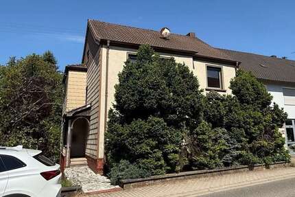 Haus zum Kaufen in Nalbach 159.000,00 € 150 m²