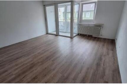 Schöne helle 2-Zimmer-Wohnung mit Wintergarten - Pfreimd