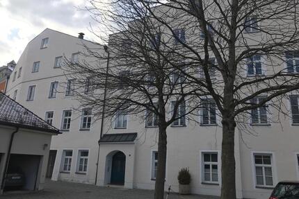 Charmante 1-Zimmer-Wohnung in der Burghauser Altstadt - Burghausen