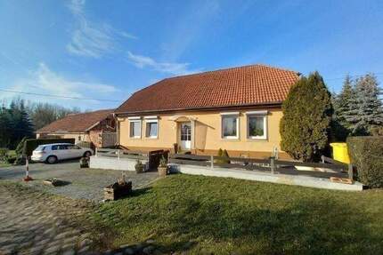 Fast Alleinlage - Eigenheim mit Nebengelass und Potenzial für Ihre Ideen - Schwerstedt