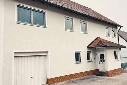 Viel Platz, viele Möglichkeiten-Haus mit 2 Wohneinheiten - Bechhofen