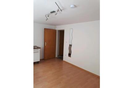 Studenten Zimmer nähe DEZ - 350,00&nbsp;EUR Kaltmiete, ca.&nbsp; 20,00&nbsp;m&sup2; in Regensburg (PLZ: 93059) Konradsiedlung