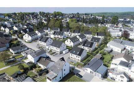 Haus zum Kaufen in Höhr-Grenzhausen 385.000,00 € 141 m²