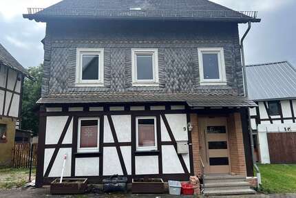 Haus zum Kaufen in Mengerschied 130.000,00 € 265 m²