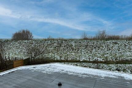 Büsumer Deichhausen: Großzügige 4 Zimmer Wohnung mit Blick auf den Deich in ruhiger Lage