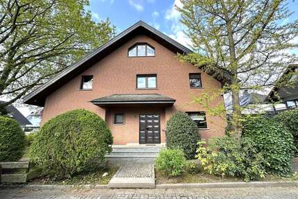 Haus zum Kaufen in Kriftel 980.000,00 € 251 m²