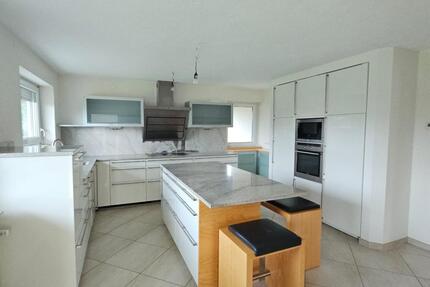 Wohntraum in Haigerloch: 140 m² mit Wintergarten & Kachelofen