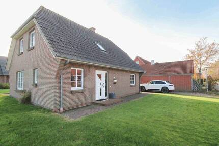 Charmantes EFH mit großem Garten in Neukirchen