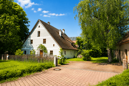 Haus zum Kaufen in Mühlhausen 875.000,00 € 410 m²