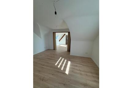 3,5 Zimmerwohnung 85qm, EBK, Balkon - Birkenhard - Warthausen