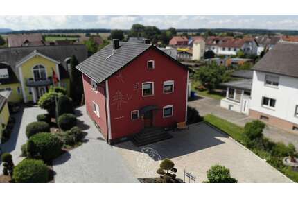 Haus zum Kaufen in Schwarzach am Main 357.000,00 € 182 m²