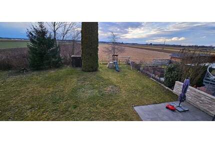 Tolle 4-Zimmer-Eigentumswohnung mit Balkon, Gartenanteil und Garage in Forstern