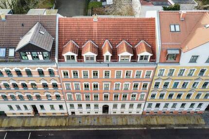 SO VIEL POTENZIAL! | Sofort bezugsfreie, gemütliche Dachgeschoss-Wohnung mit 3 Zimmern und Loggia - Leipzig Gohlis-Mitte