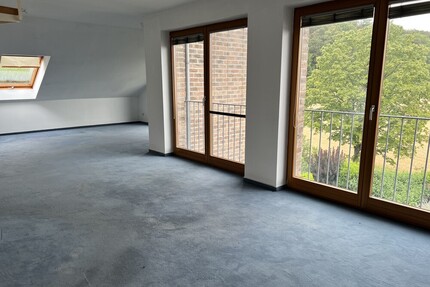 Helle 3-Zimmer-Maisonette mit Dachterrasse in Königswinter-Heisterbacherrott