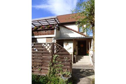 Wohnung mit Garten in Themar - 720,00&nbsp;EUR Kaltmiete, ca.&nbsp; 140,00&nbsp;m&sup2; in Themar (PLZ: 98660)