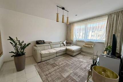 Solides Investment in Bestlage | Vermietete Zweizimmerwohnung mit Balkon, Stellplatz & geringem Kostenprofil - Lörrach