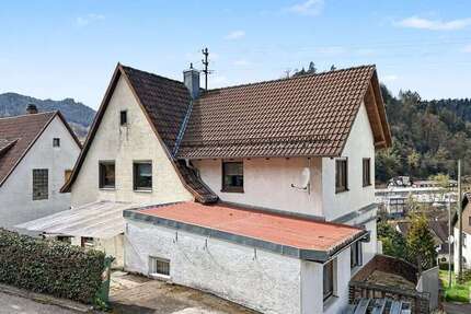 Haus zum Kaufen in Gernsbach 299.000,00 € 210 m²