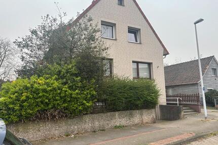 Familienfreundliches 2-Familienhaus in guter Lage - Lehrte