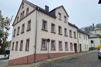 Haus zum Kaufen in Kurort Oberwiesenthal 360.000,00 € 341 m²