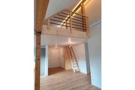 Moderne Dachgeschoss Mietwohnung 2,5 Zimmer - Altdorf