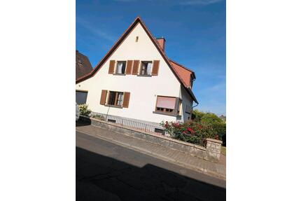 Einfamilienhaus Püttlingen - 250.000,00&nbsp;EUR Kaufpreis, ca.&nbsp; 120,00&nbsp;m&sup2; in Püttlingen (PLZ: 66346)