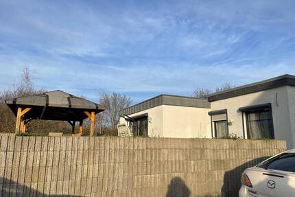 Gewerbehalle mit neu gebautem Bürogebäude mit dazugehörendem gr. Bungalow zu verkaufen! - Merzig Ballern