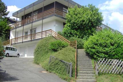 Zweifamilienh, Südhang, OG barrierefrei, FußbodenHZ, Glasfaser - Reichshof