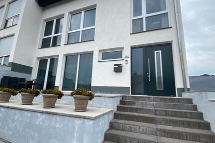 Provisionsfrei. A+ Doppelhaushälfte mit atemberaubender Aussicht - Ayl