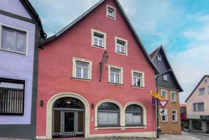 Haus zum Kaufen in Hollfeld 375.000,00 € 200 m²