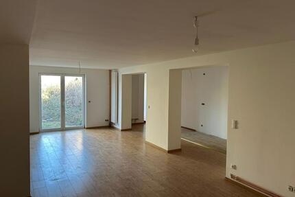 3 Zimmer – 105 m² + 45 m²Terrasse + Garten–Hausgefühl im HH, 1290 € - Oschersleben (Bode)