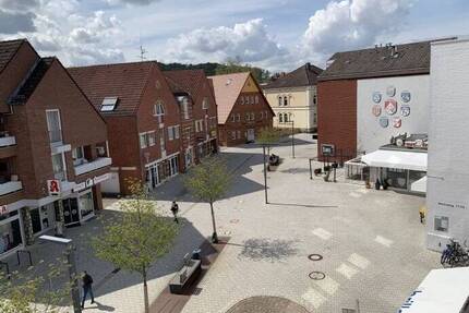 Ihre neue sanierte 2-Raum-Wohnung direkt am Markt wartet auf Sie! - Gehrden