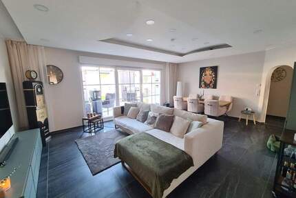 Bockum-Hövel, ein modernes, renoviertes Doppelhaus mit Wintergarten und kleinem Garten. - Hamm