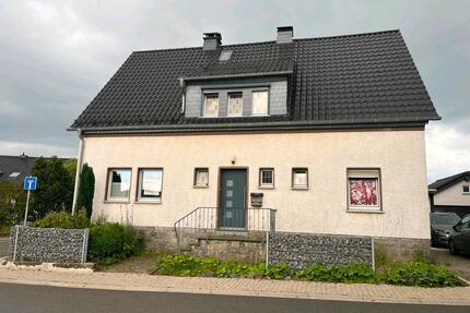 Haus zu verkaufen - 200.000,00&nbsp;EUR Kaufpreis, ca.&nbsp; 90,00&nbsp;m&sup2; in Neuenrade (PLZ: 58809)