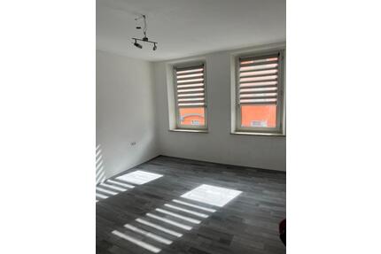 Schöne 3 Zimmerwohnung in zentraler Lage - Hof Neuhof