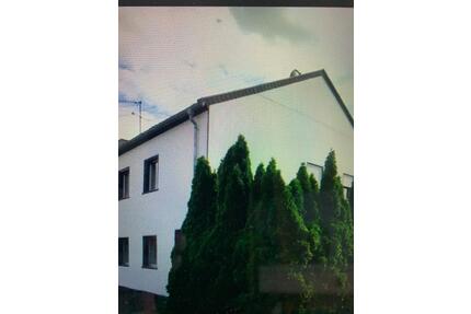 REH zu vermieten - 960,00&nbsp;EUR Kaltmiete, ca.&nbsp; 110,00&nbsp;m&sup2; in Saarlouis (PLZ: 66740)