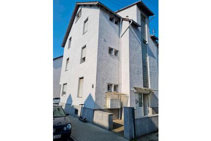 Kleine Einzimmer Wohnung in Nied S-Bahn nähe zu vermieten - Frankfurt am Main